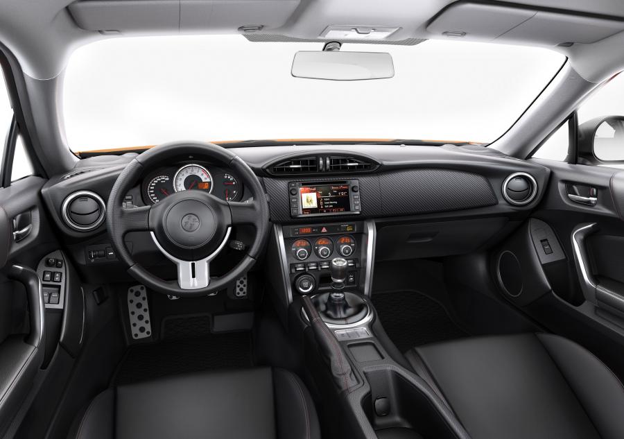  Toyota GT 86 2015 года  (фото 2 из 2)
